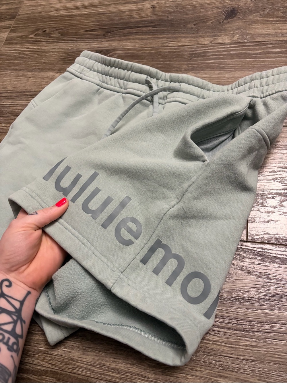 Lululemon Loungeful High-Rise Short 4" *Graphic (Silver Blue) Size 6 - Picture 2 of 10